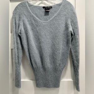 D. EXTERIOR Angora V neck Sweater Italy Sz. XS